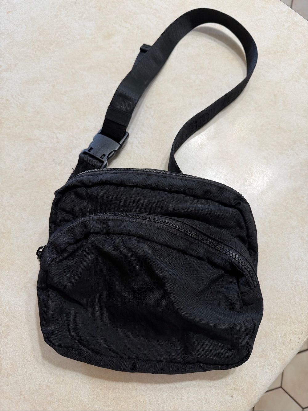 BAGGU Black Canvas Crossbody Bag - Versatile Everyday Carry